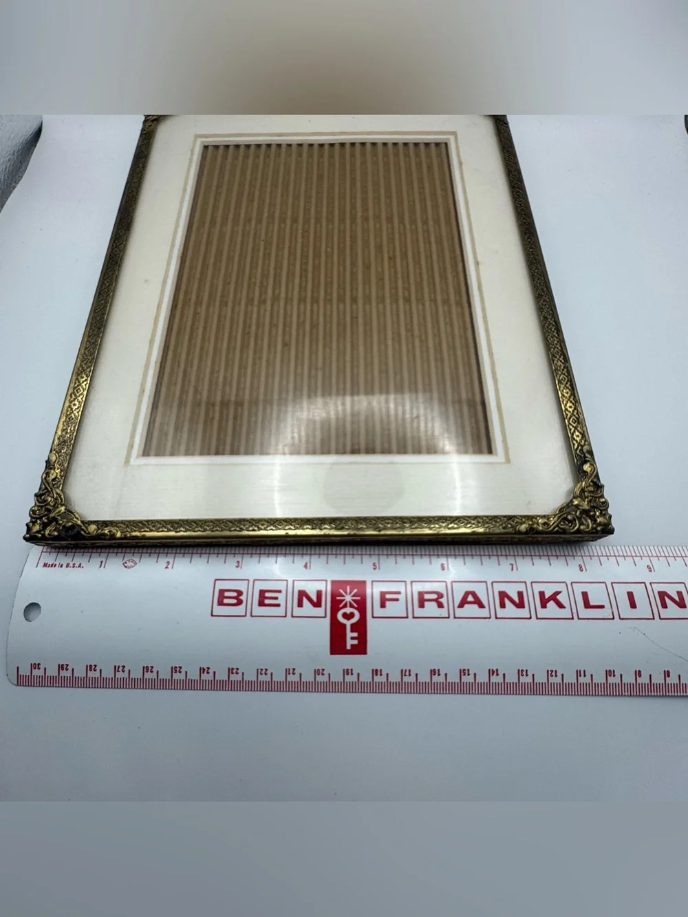 Vintage Ornate Brass Tone 8x10 Picture Frame w/ 5x7 Mat Easel Back Tabletop Wall